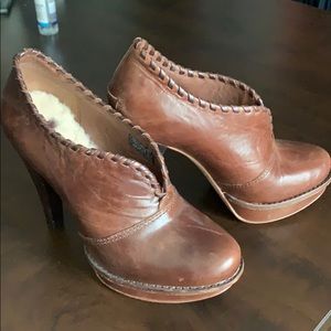 New “UGG “Beutiful shoes. Never been used